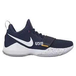 潮流速遞 LV x fragment design 聯(lián)名吉他包亮相，F(xiàn)ILA 95 經(jīng)典回歸，ACG 主打款曝光，圣誕 Kyrie 3 樂(lè)器包吸睛